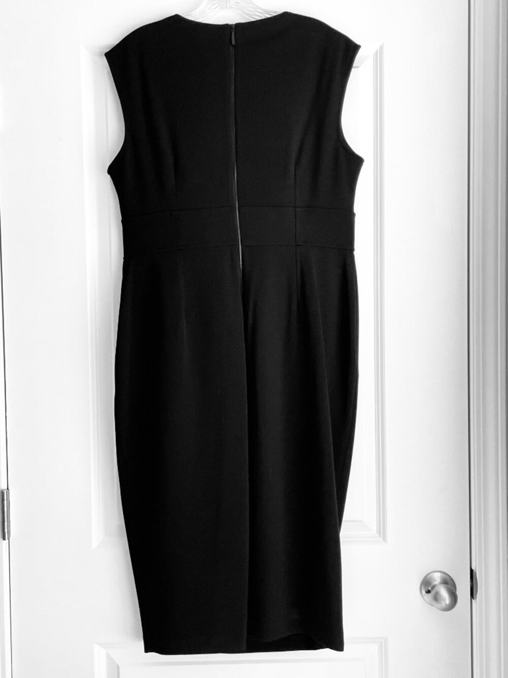 Calvin Klein - Picture 2 of 3